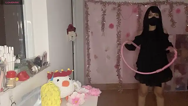 Tieu-Mayn Live XXX chat