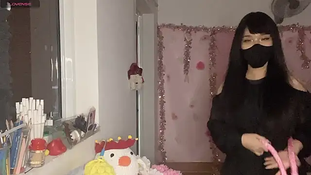 Tieu-May Adlı Modelin Canlı XXX Sohbeti