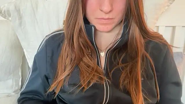 Lucyschickt's Live XXX Chat