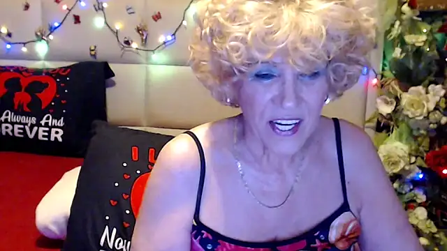 HappyWomanOnのライブXXXチャット