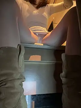 Chat +18 de littleqiu ao vivo