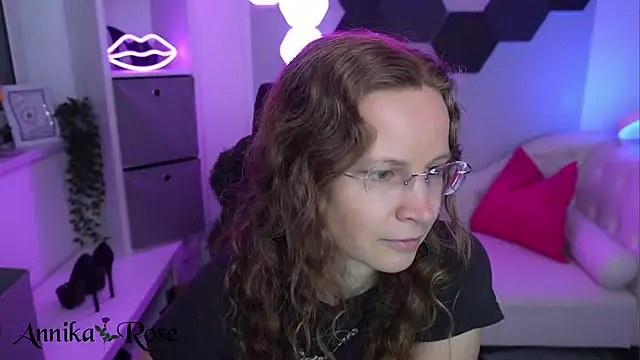 AnnikaRose Chat XXX in diretta