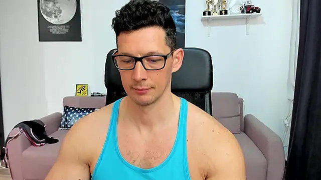 Онлайн чат XXX BrutusK08