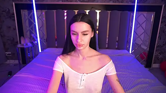 Snow_WhiteeeX élő XXX-chatje