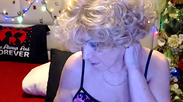 HappyWomanOn Webcam-Show