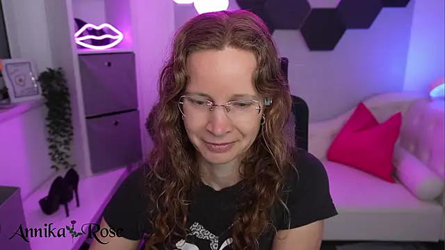 แชท XXX สดของ AnnikaRose