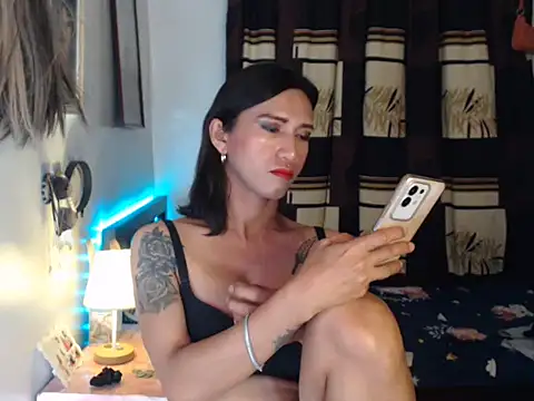 yourcutieslut87's Webcam Show