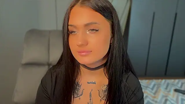 Chat +18 de mygoddesshecate ao vivo