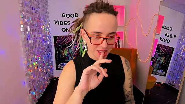 Chat +18 de LisaFoxy_y ao vivo