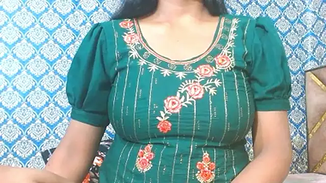 nikitahot3's Live XXX Chat