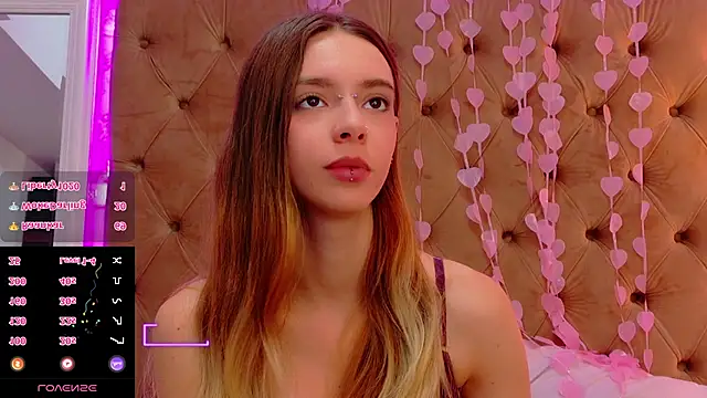 CoraVex's Live XXX Chat