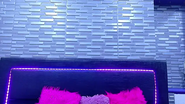 SeraphynLuxora's Live XXX Chat