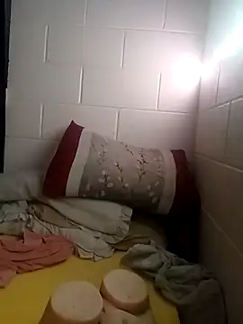 k1oudE Live XXX-Chat