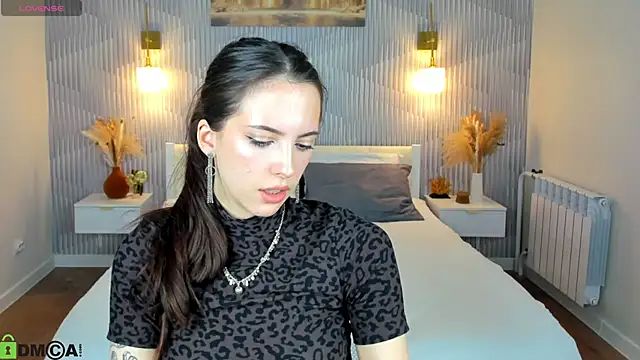 elise_robbie's Live XXX Chat