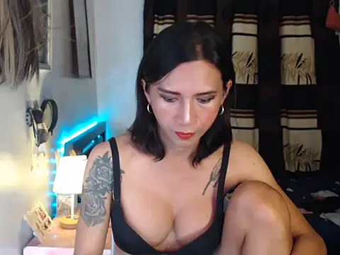 yourcutieslut87's Webcam Show