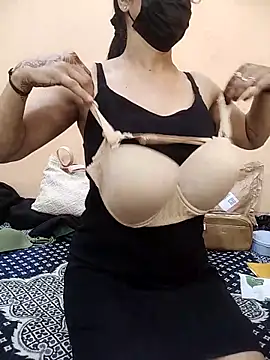 Webkamerová show meenu_bhabhi547