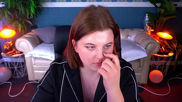 KristiFoxy 即時 XXX 聊天