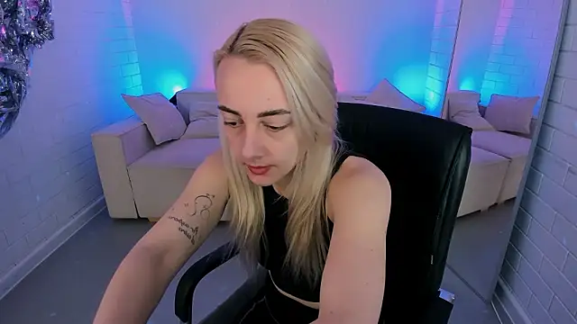 Chat +18 de CarolMoor ao vivo