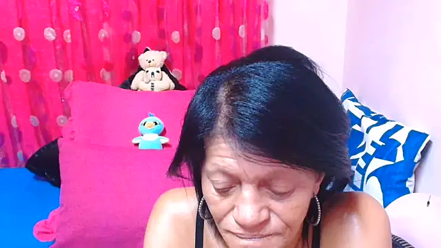 SLUTTYROXYのライブXXXチャット