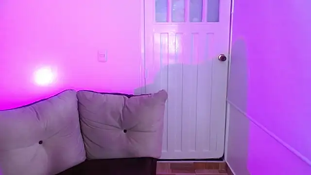 Онлайн чат XXX milfrousse