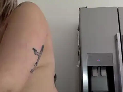 vanillesoumise's Webcam Show