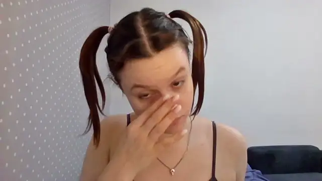 Ammymia: онлайн-секс-чат