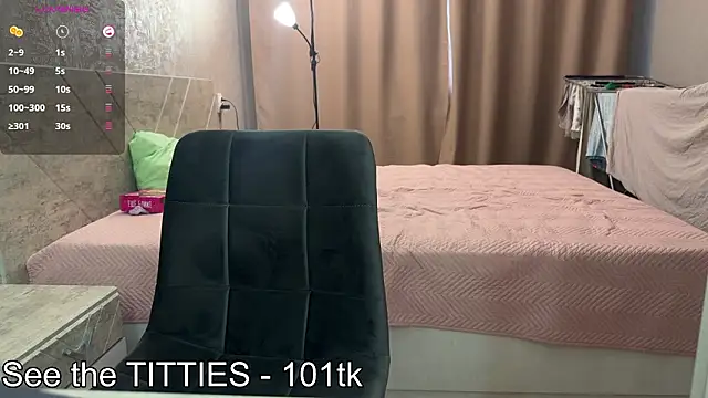 Czat XXX na żywo – emily_is_here_