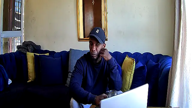 SHORTGUN_STALLION Show in webcam