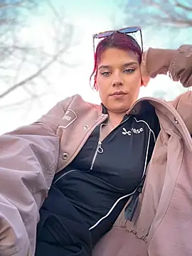 RiriRoseey live XXX chat