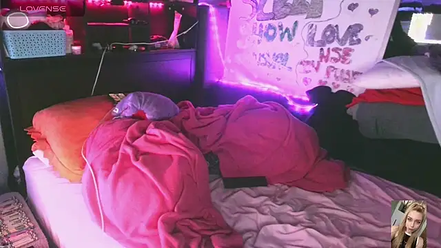 Blondiewithanass 라이브 XXX 채팅