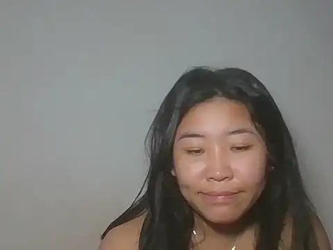 Zyeiii: онлайн-секс-чат