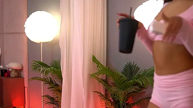 AlmaLuv 现场XXX聊天