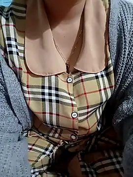 Emily-lonely's Live XXX Chat