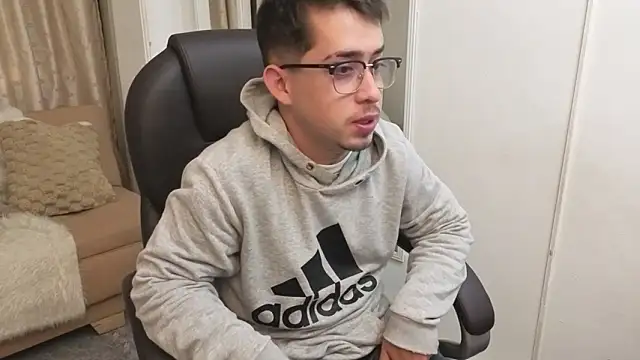 Tommas_Jhonson's Live XXX Chat