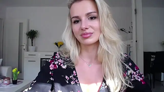 CorneliaSweet's Live XXX Chat