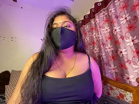 LouleyRanii's Webcam Show