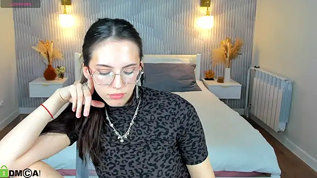 Онлайн чат XXX elise_robbie