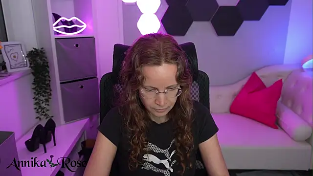 Chat +18 de AnnikaRose ao vivo