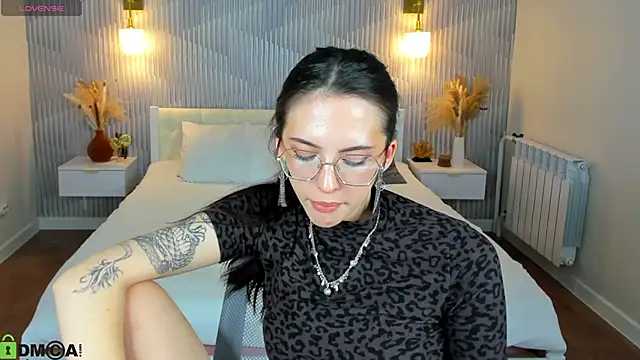 XXX chat uživo modela elise_robbie