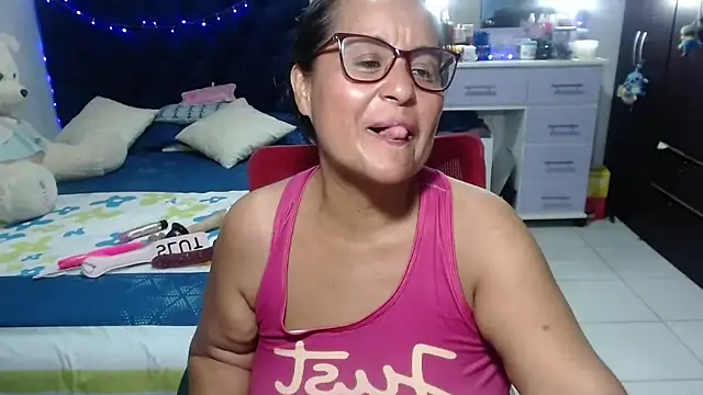 XXX chat uživo modela pervert_mommy_