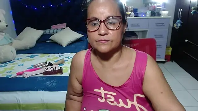 pervert_mommy_ Adlı Modelin Canlı XXX Sohbeti