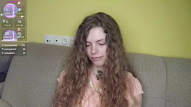 Chat +18 de RayaNenlia ao vivo