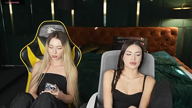 Emma_Rose_69 élő XXX-chatje