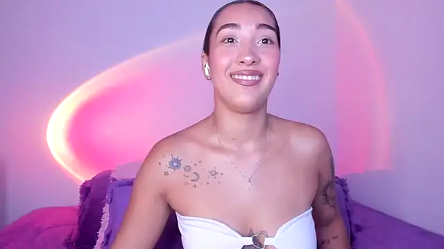 HeidyRousse élő XXX-chatje