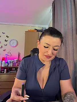 Chat XXX en directo de Hotangel75