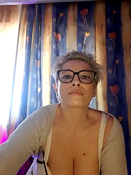 LunaBlaise Show in webcam