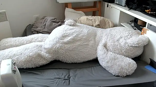 CeriseLapine Pertunjukan Webcam