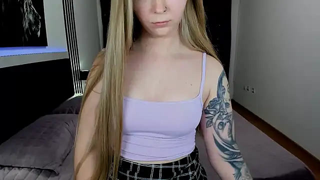 SirenaDoll's Live XXX Chat