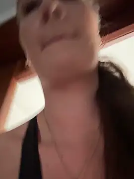 EllaMae Chat XXX in diretta