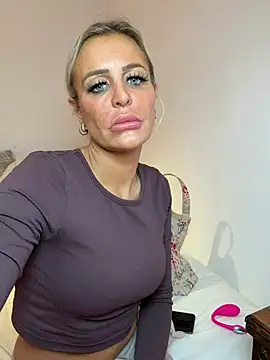 AliceDx Chat XXX live